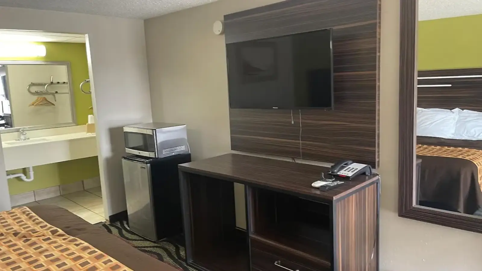 Accommodating Standard King Room